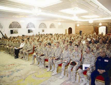 جانب من الحضور في اللقاء الموسع لقادة القوات المسلحة